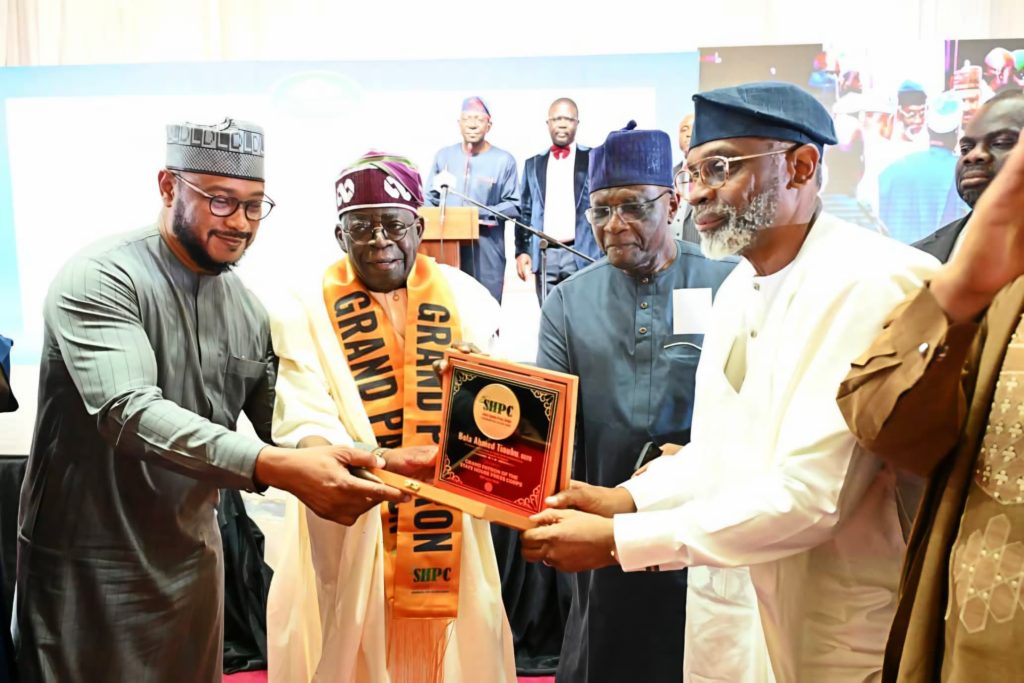 GOV. LAWAL ATTENDS INAUGURAL STATE HOUSE PRESS CORPS DINNER